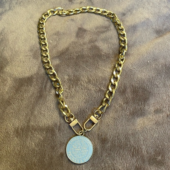 Box & bag Louis Vuitton charm is authentic size of a quarter not the small 1 lv - Picture 2 of 5